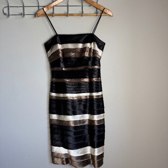 Collection Dressbarn Sleeveless Knee Length Dress 4 Metallic Pleated Grad Prom - Picture 1 of 16